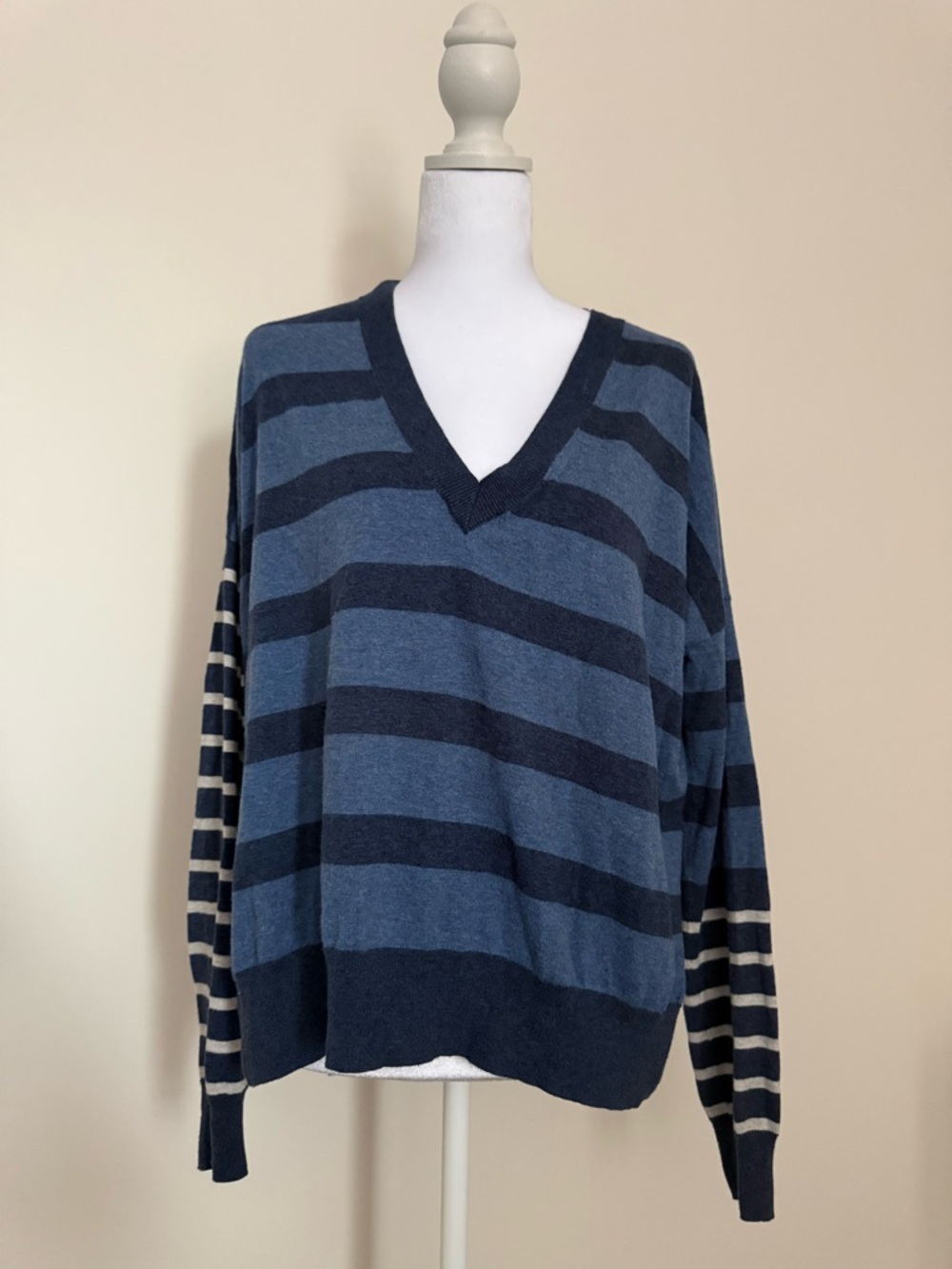 Derek Lam Women's Blue Striped V-Neck Sweater cotton cashmere blend size small